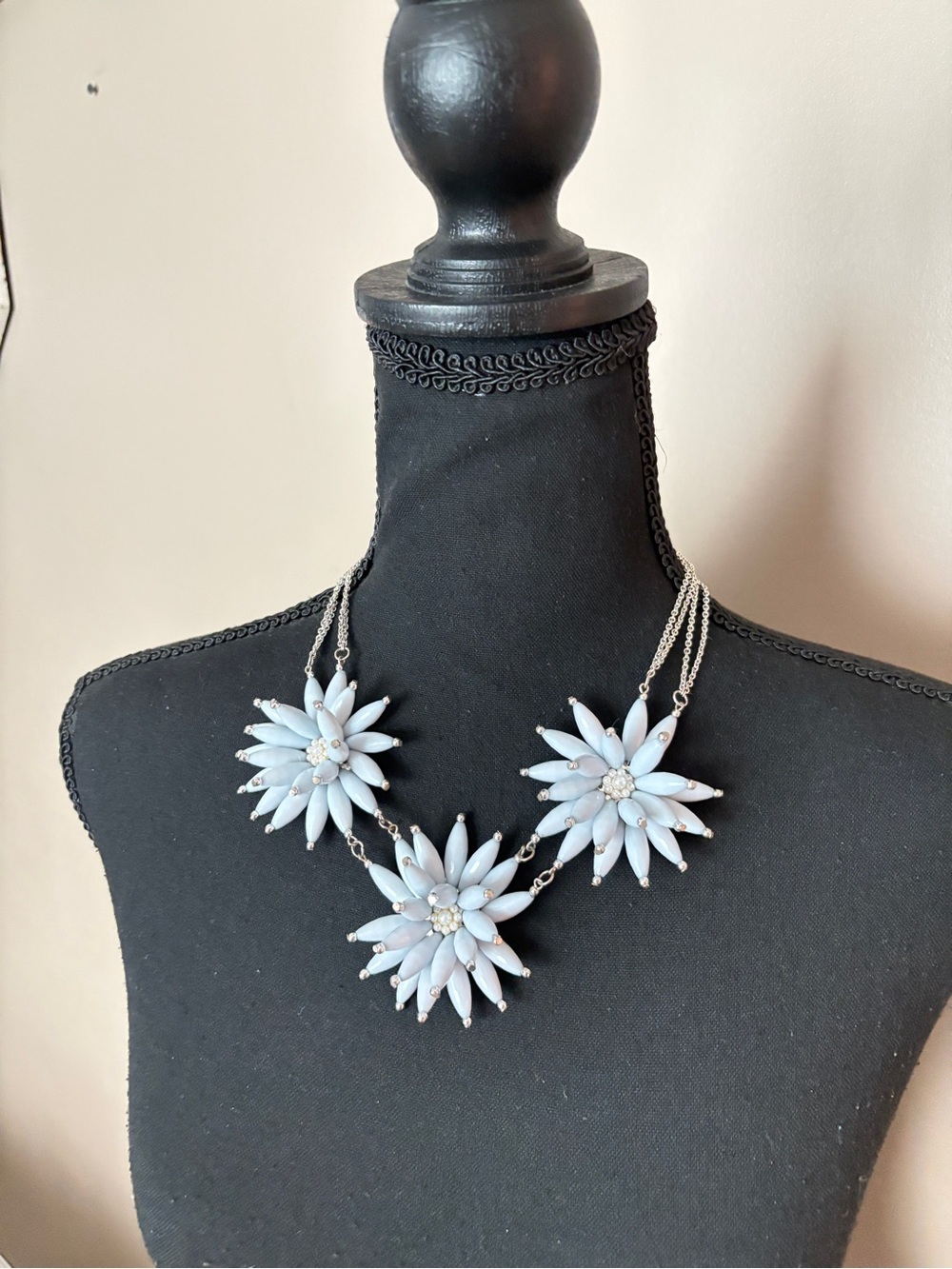 Simply Vera, Vera Wang Light Blue dahlia daisy Flower Bib statement Necklace